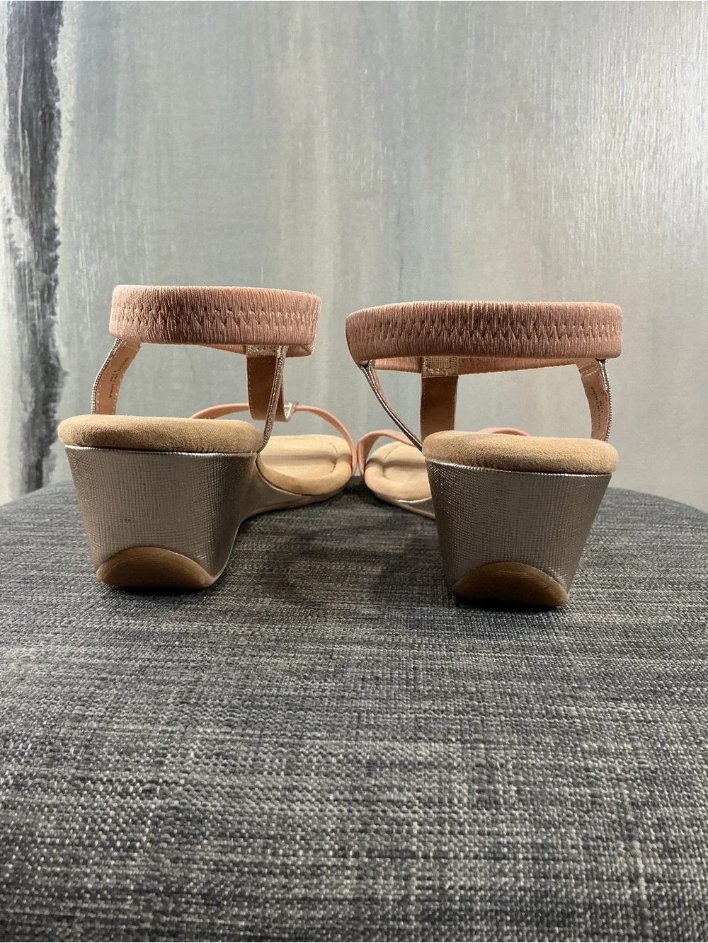 NIB Style & Co. Step ’N Flex Voyage T-Strap Wedge Sandals - Rose Gold - Size 12M